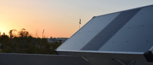 Rooftop Solar Panels That Turn Air Moisture Into Tap-Ready Water